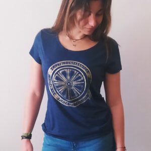 camiseta Kiosko ocre sobre azul/ Mujer