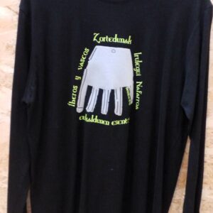 camiseta negra Mano de Irulegi